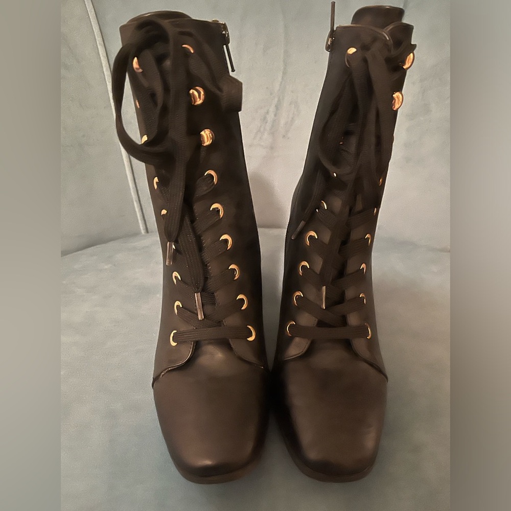 Black laced boots